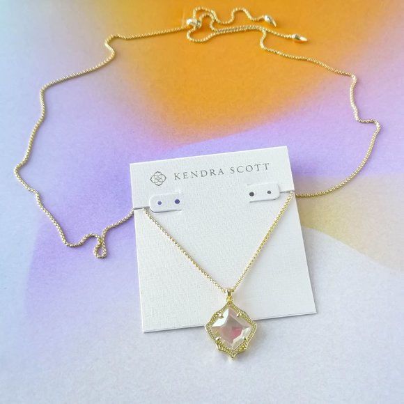 $75 kendra scott Kacey Gold Long Pendant Necklace Dichroic Glass New - Picture 2 of 3